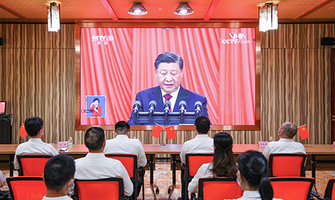 “勠力同心，，，，，，， 勇毅前行”  <br>全体党员集中收看二十大开幕盛况